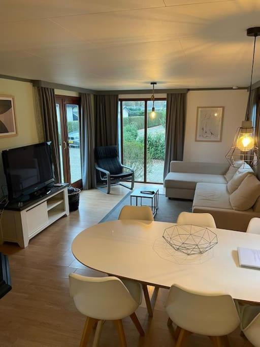 Gezellig Chalet Op De Prachtige Veluwe Putten Esterno foto