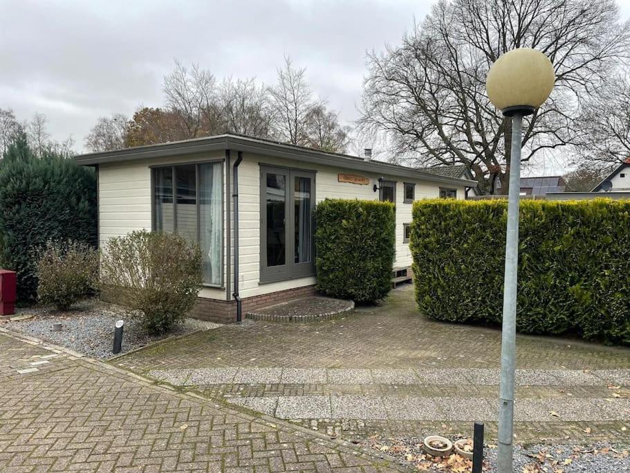 Gezellig Chalet Op De Prachtige Veluwe Putten Esterno foto